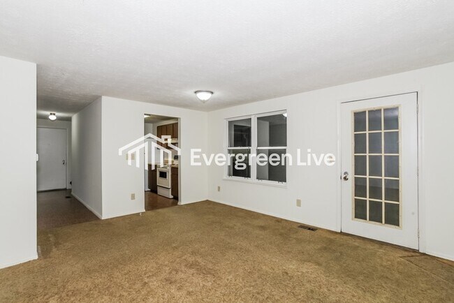 Foto del edificio - 8654 Belle Chase Dr