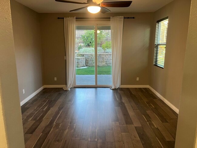 Foto del edificio - 3261 Haskell Way