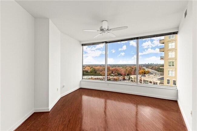 Foto del edificio - 3338 Peachtree St NE