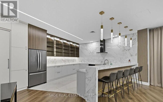 Building Photo - 30 Harding Blvd W