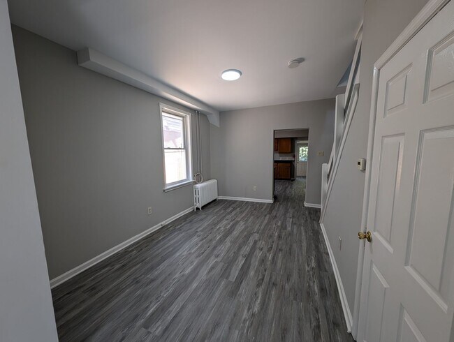 Building Photo - Beautiful Remodeled 4 Bedroom Home
