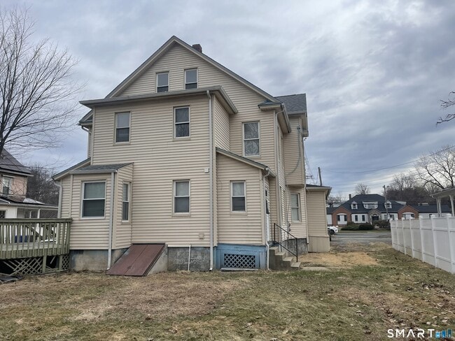 Building Photo - 692 Enfield St