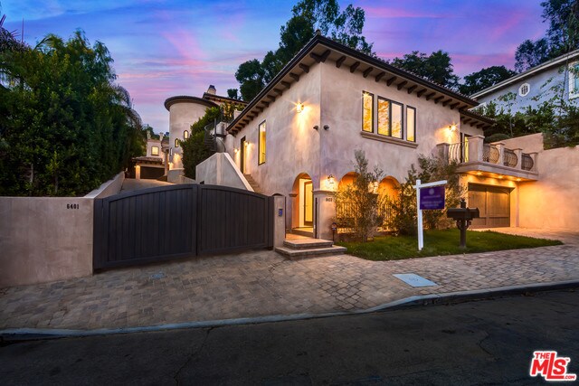 Foto principal - 6401 Ivarene Ave
