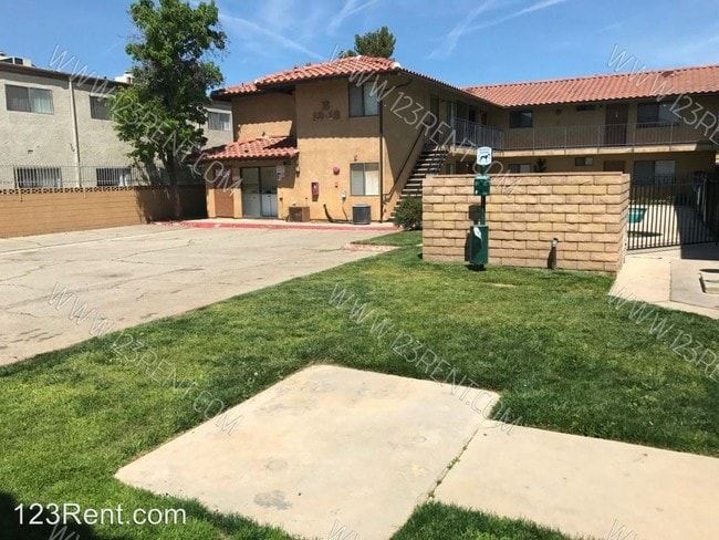 Building Photo - 2 br, 2 bath House - 959 EAST AVE Q4 #13