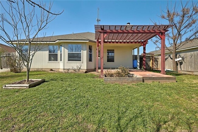 Foto del edificio - 317 McCoy Ln