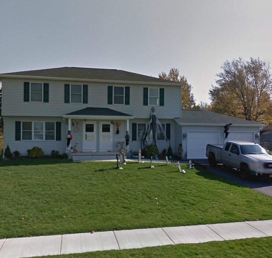 25 Roosevelt Ave, West Seneca, NY 14224 25 Roosevelt Ave West Seneca
