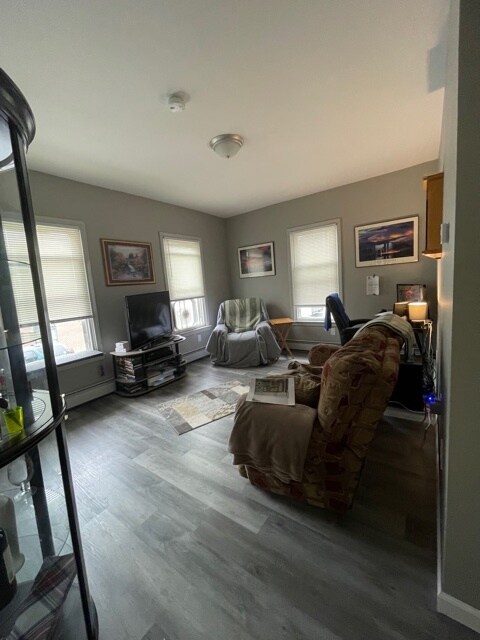 Foto del edificio - 411 Pleasant St