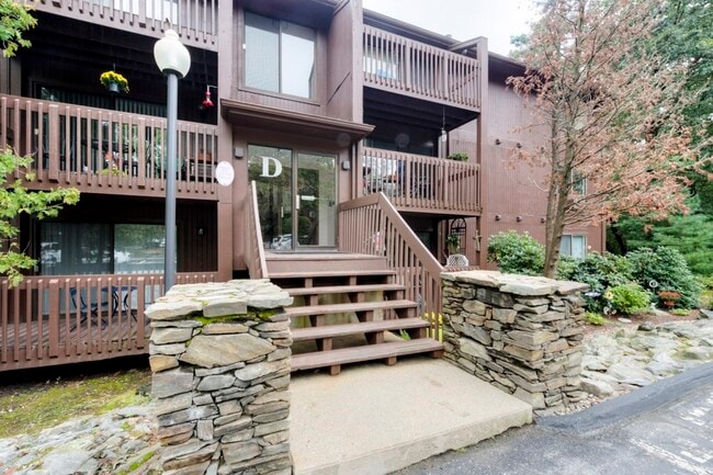 Foto del edificio - 340 Sunderland Rd