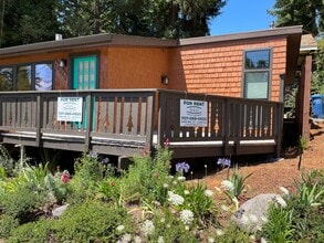 Building Photo - 14050 Woodland Dr