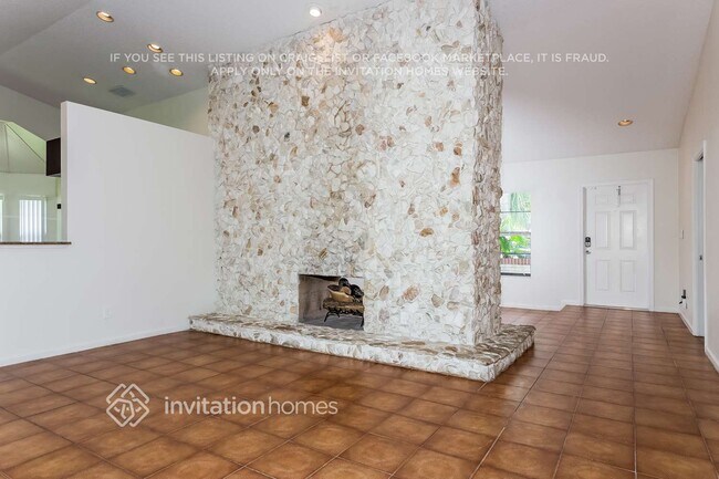 Building Photo - 10941 NW 7th St