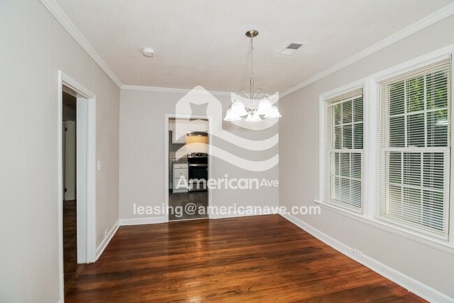 Building Photo - 1213 Campbell St
