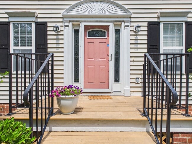 Building Photo - 6922 Dartmouth Ave