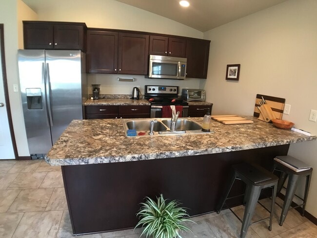 Building Photo - Quality Built Twinhome North Bismarck! SORRY NO PETS