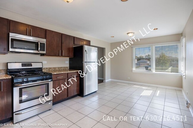 Foto del edificio - *** SCHOOL DISTRICT 25 / 3 BDRM -1.5 BTH /...