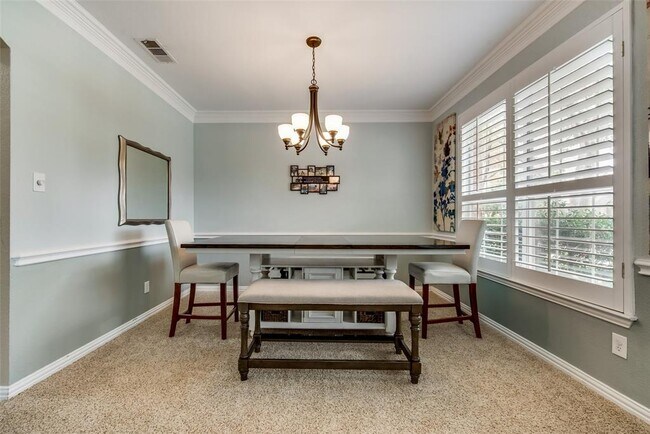Foto del edificio - 1617 Hawkins Ct