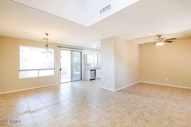 Building Photo - 40092 Calabria St