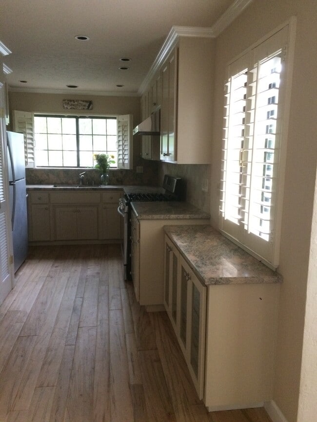 Building Photo - 147 Southampton Ln