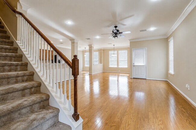 Foto del edificio - 5339 Brookway Dr