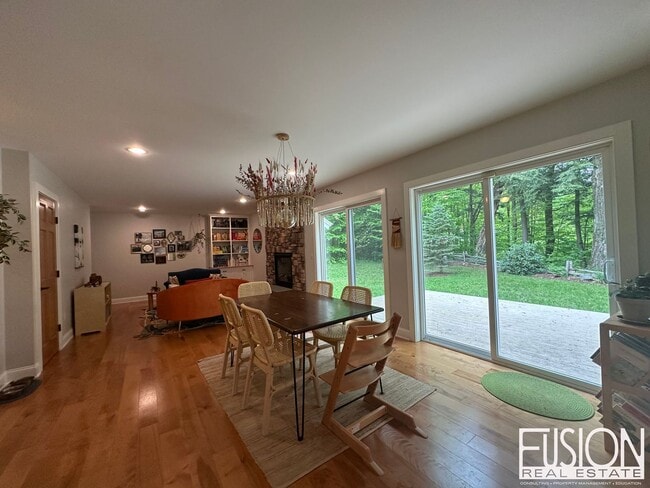 Foto del edificio - Beautiful, Spacious, Private Four Bedroom ...