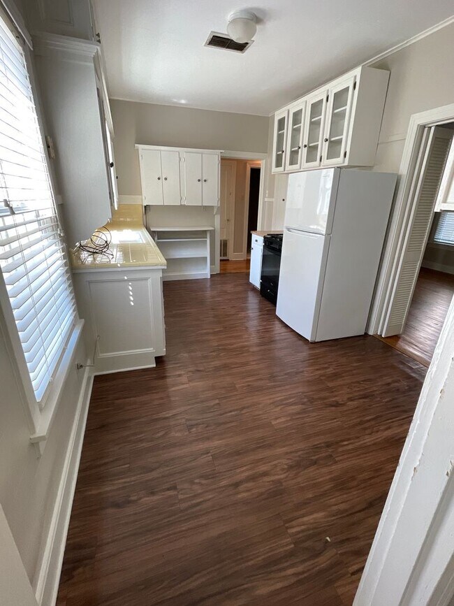 Foto del edificio - Gorgeous 2 Bedroom home in South Highland