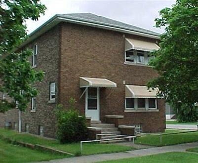 Primary Photo - 225 E 142nd St