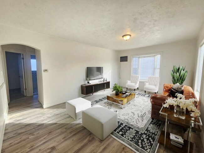 Building Photo - $2,195 - 4 Bed / 2 Bath House in North Spo...