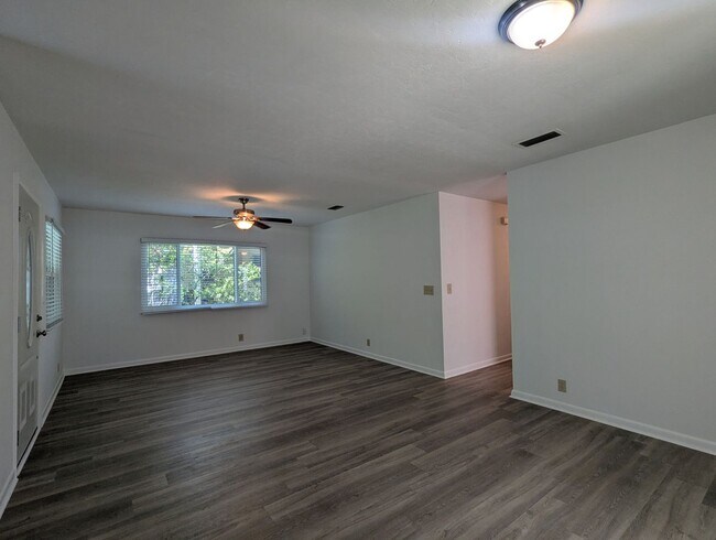 Foto del edificio - 2 bedroom/ 2 bath in Turkey Creek Forest