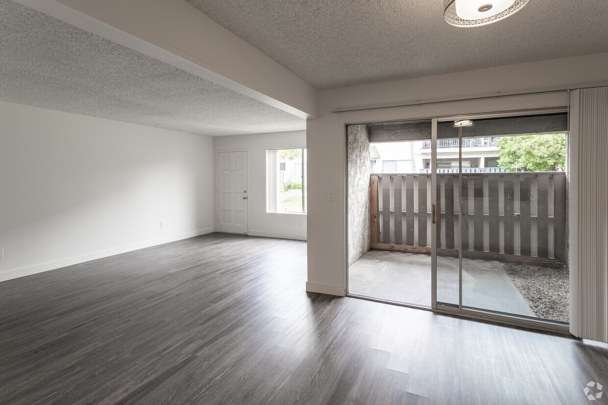 Primary Photo - 316-356 W. Meda Ave. Glendora CA. 91741