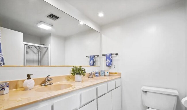 Foto del edificio - 1200 Broadway St