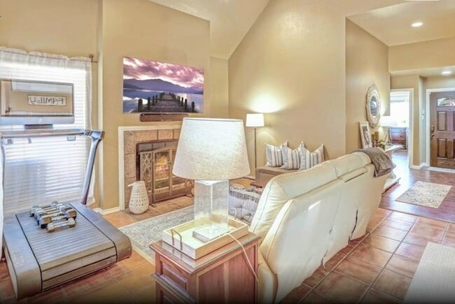 Foto del edificio - 209 Piccadilly Cir