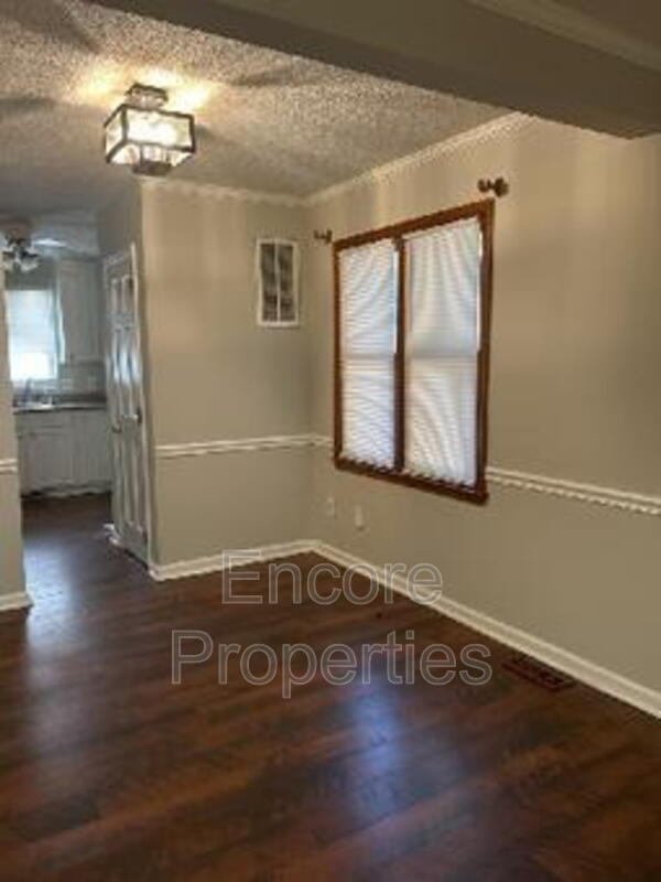 Foto del edificio - 6555 English Oaks Dr
