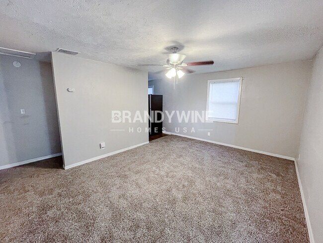 Foto del edificio - **AVAILABLE NOW!!**  DON'T MISS IT!! APPLY...