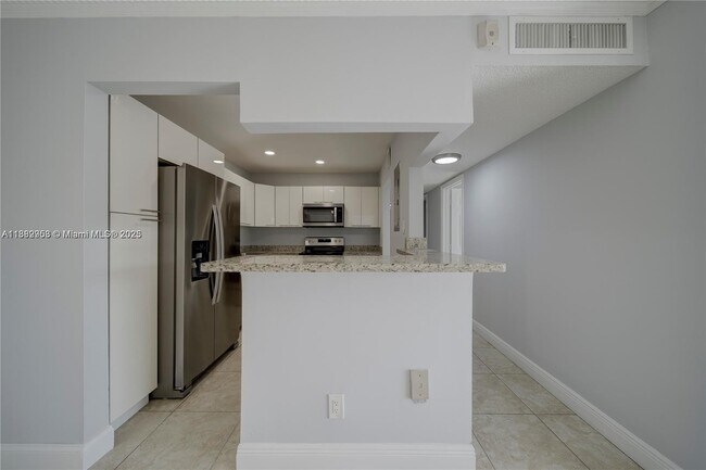 Foto del edificio - 9004 SW 137th St