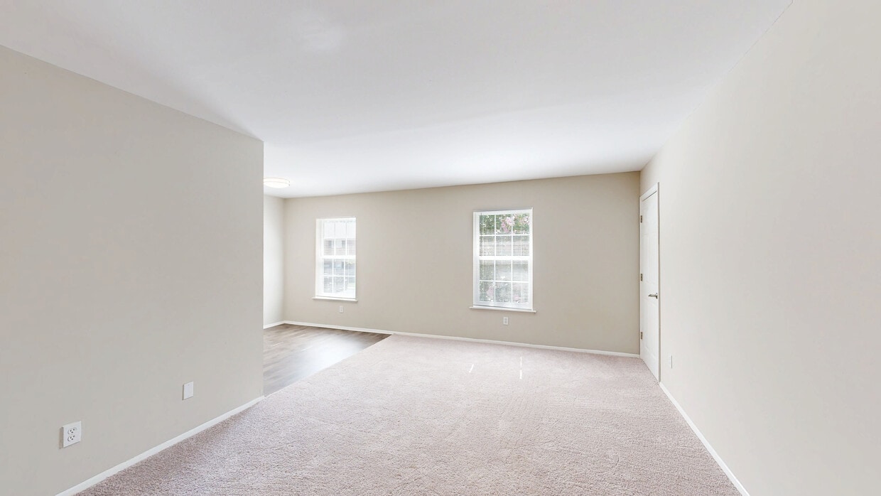 Photo - Colonial Pines Apartments