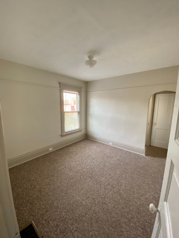 Building Photo - 418 Waukazoo Ave