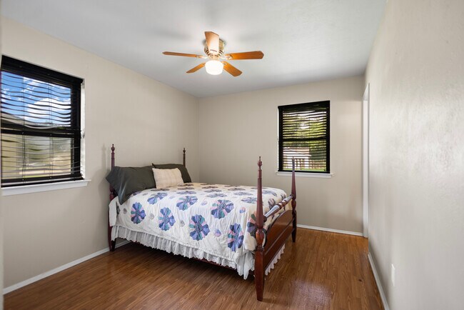 Foto del edificio - 3808 Appletree Ln