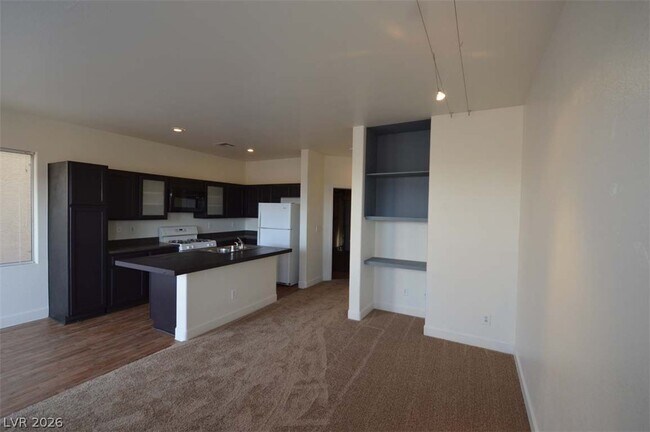 Building Photo - 6670 Tulip Falls Dr