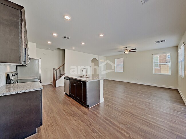 Building Photo - 5873 Petronius St
