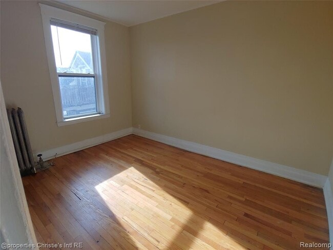 Foto del edificio - 1535 W Canfield St