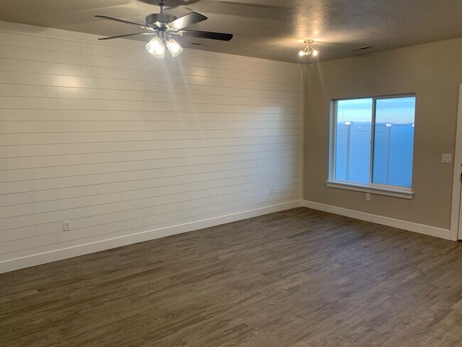 Foto del edificio - 3054 N 175 E