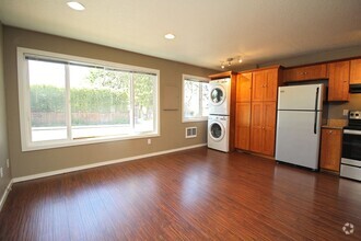Building Photo - 4232-4232 SE Cesar Estrada Chavez Blvd