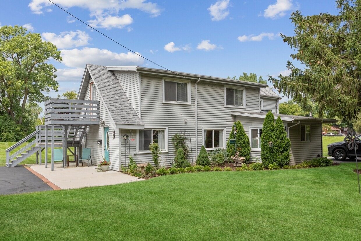 Primary Photo - 300 Pauline Ave