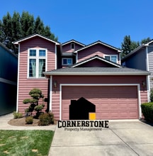 Building Photo - 2635 Parkwood Village Ln