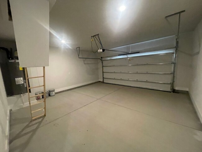 Building Photo - 4 BD/2 BTH in the French Settlement subdiv...