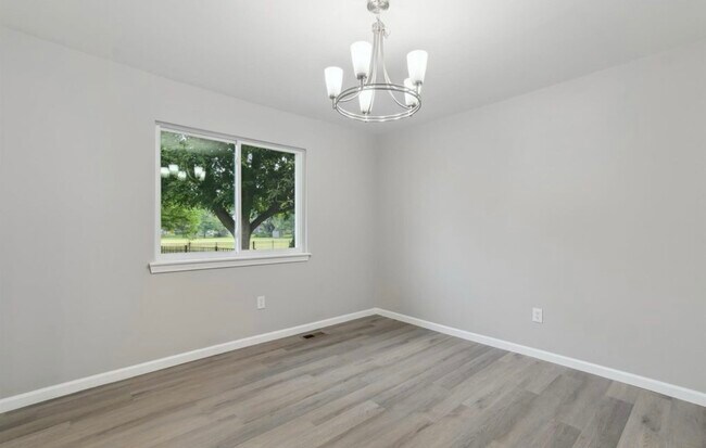 Foto del edificio - 6879 Brookshire Dr