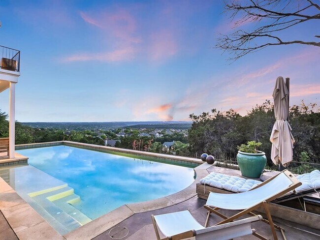 Building Photo - 9725 Big View Dr