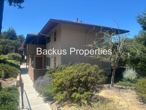 Building Photo - 116 Mar Vista Dr