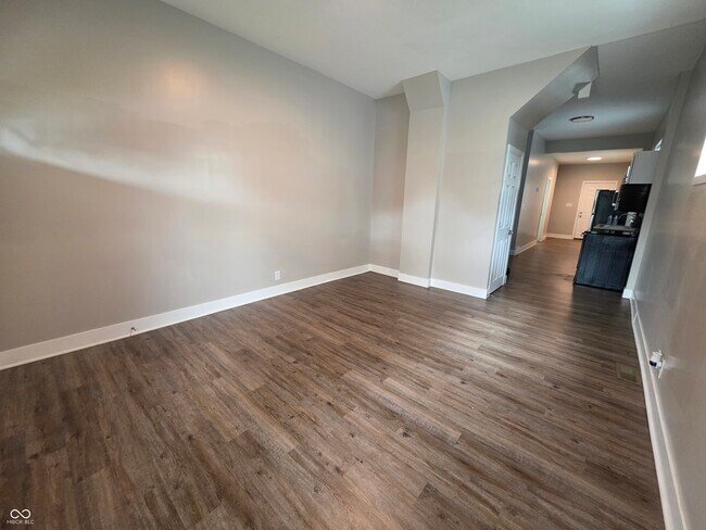 Building Photo - 327 N Sherman Dr