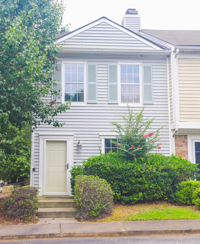 Primary Photo - 2012 Briar Ct
