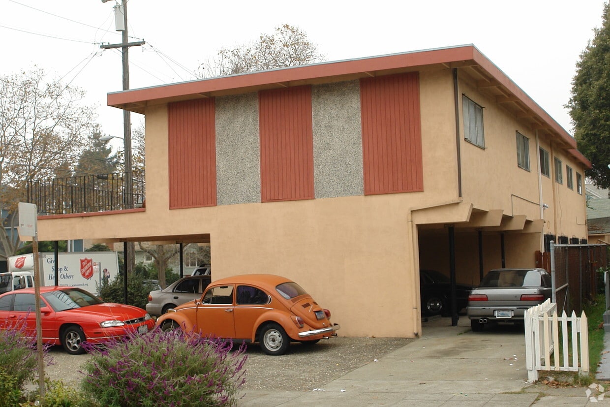 Building Photo - 2035 9th St